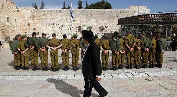 Reuters-Israeli-soldiers-Western-Wall-Jerusalem-photog-Baz-Ratner