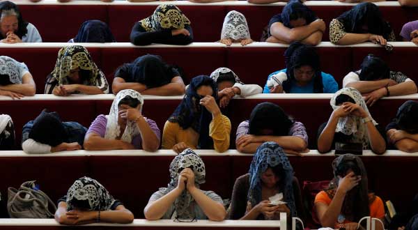 Reuters-Mexico-prayer-Christians-prepare-Pope-visit-photog-Edgard-Garrido